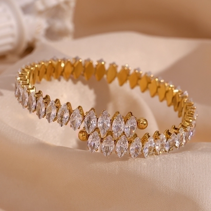 White Diamond Droplet Adjustable Gold Bracelet